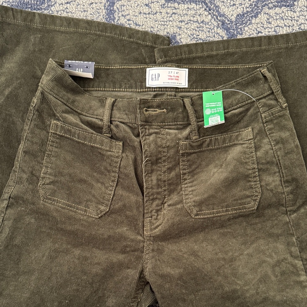GAP Women's High Rise Stretch Flare Corduroy Pants - Olive, 27 4P
